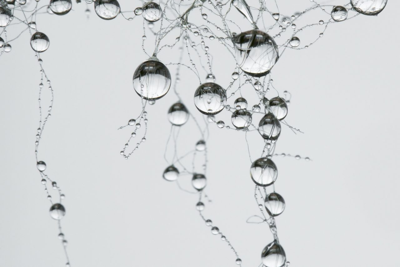 drops-g46f77afe0_1920-1280x853.jpg